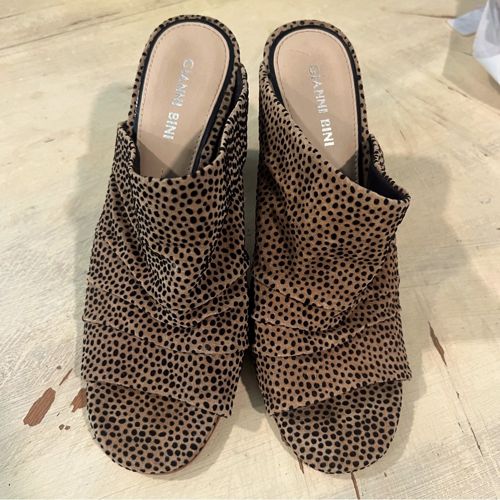 Gianni Bini slip on leopard print dress shoes sz 7.5